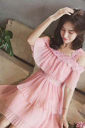 로맨틱 홀리데이 쉬폰 플리츠 레이스 오프숄더 드레스