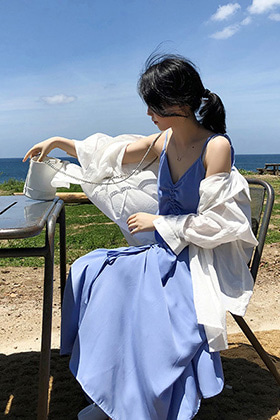 비포 선셋 바캉스 라이트 블루 소라 롱 셔링 나시 드레스