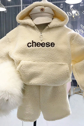 치즈 양털 반 집업 티셔츠 &amp; 뽀글이 팬츠 투피스 세트 (살구.브라운)